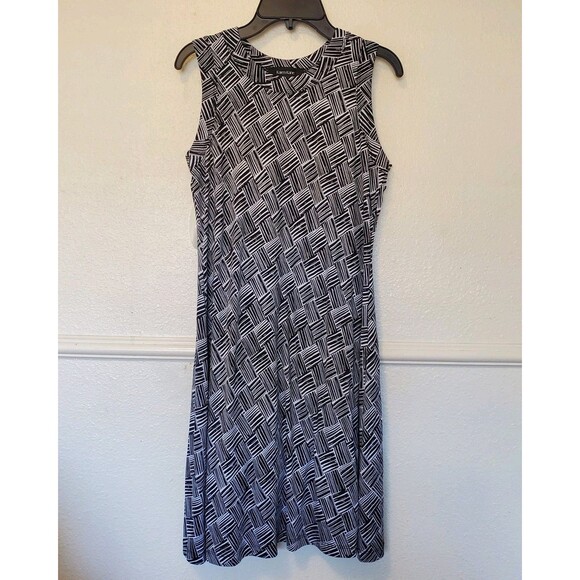 Karen Kane Dresses & Skirts - Karen Kane Dress‎ Sleeveless Lined Geometric Design Womens Sz M Black And White